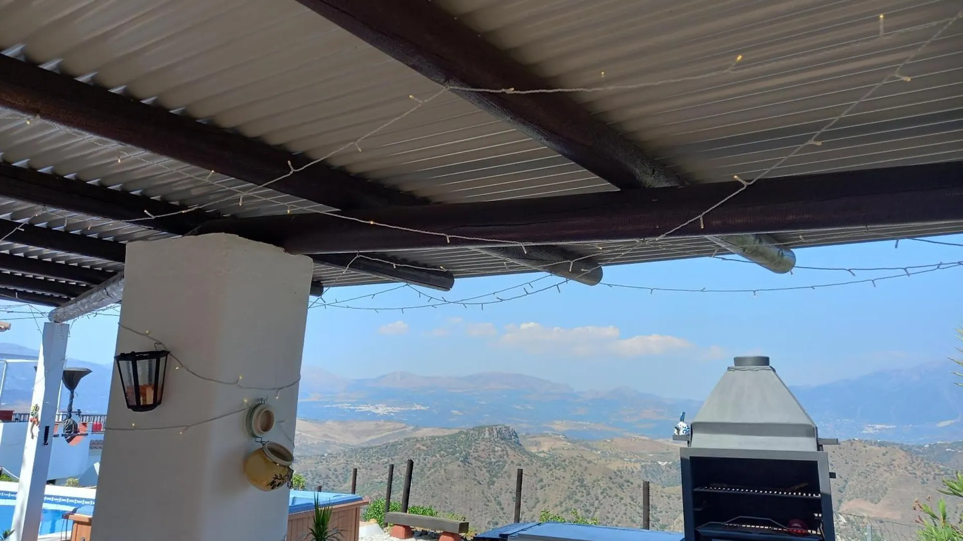 Vine Ridge Studio And Apartment Comares