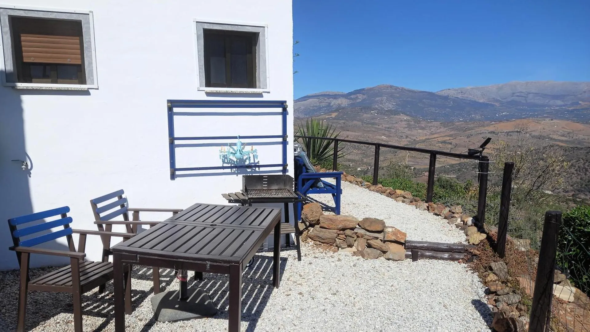 Vine Ridge Studio And Apartment Comares