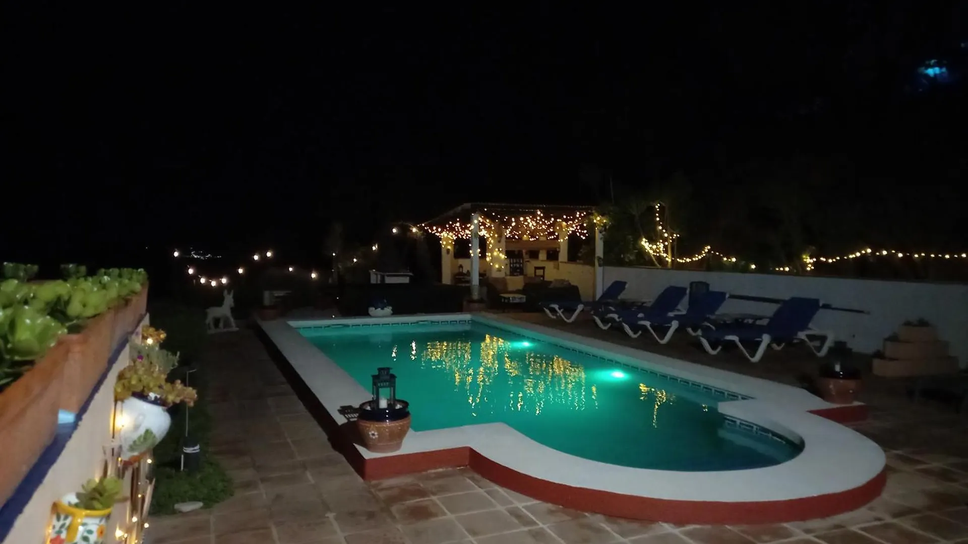 Vine Ridge Studio And Apartment Comares