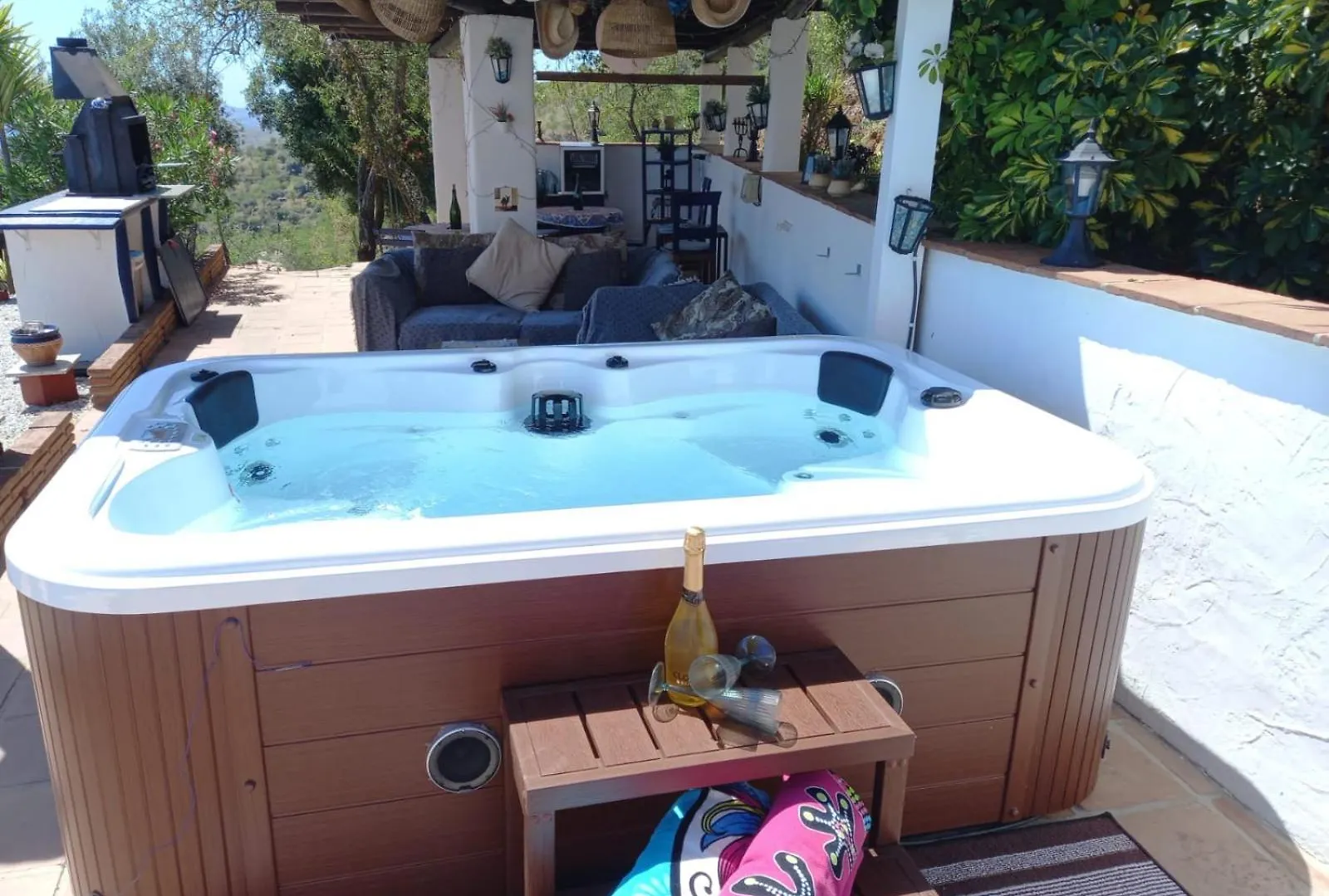 Vine Ridge Studio And Apartment Comares