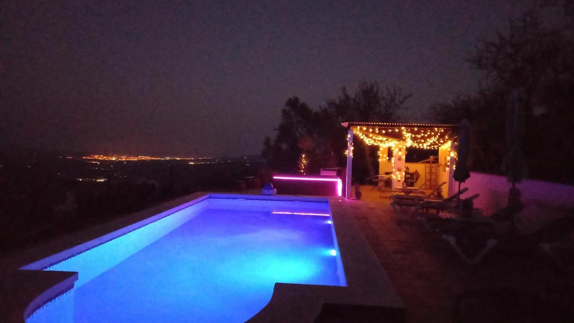 Vine Ridge Studio And Apartment Comares