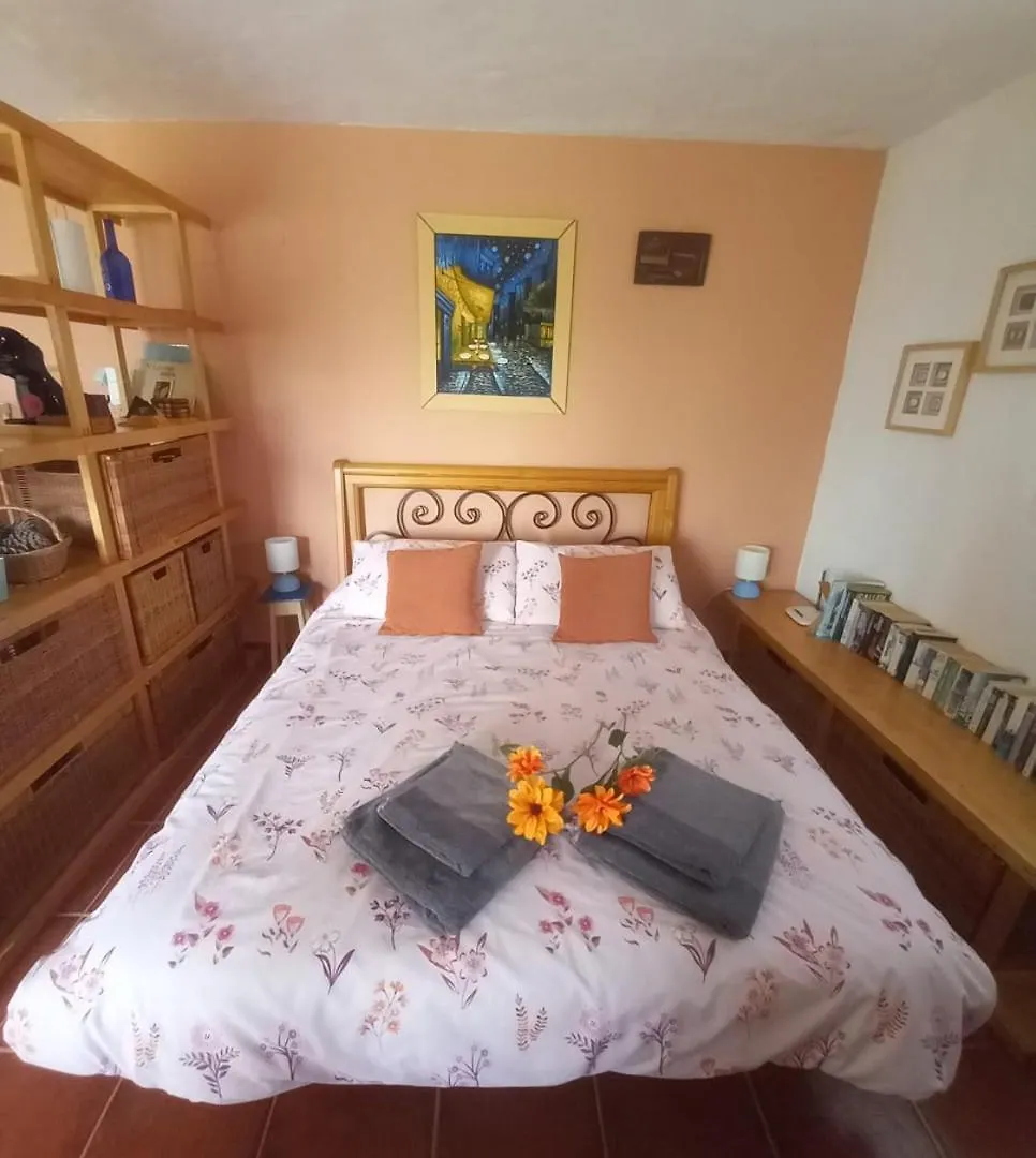 Vine Ridge Studio And Apartment Comares 0*,