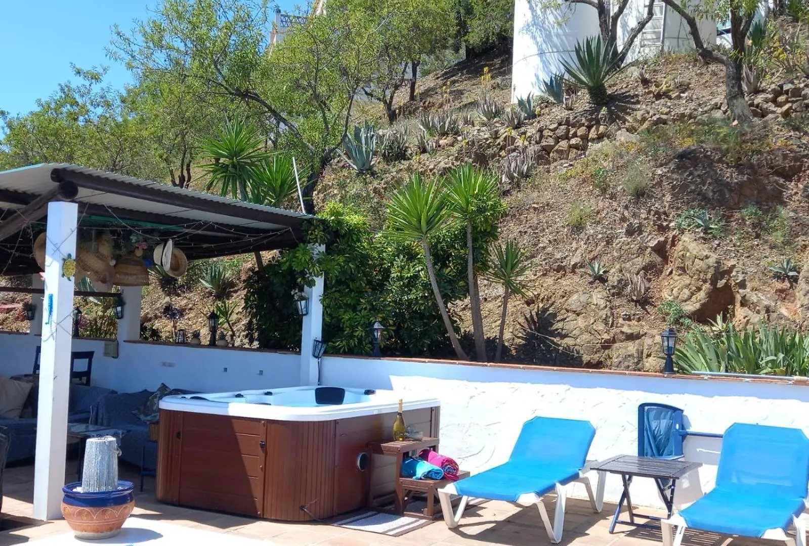 Vine Ridge Studio And Apartment Comares